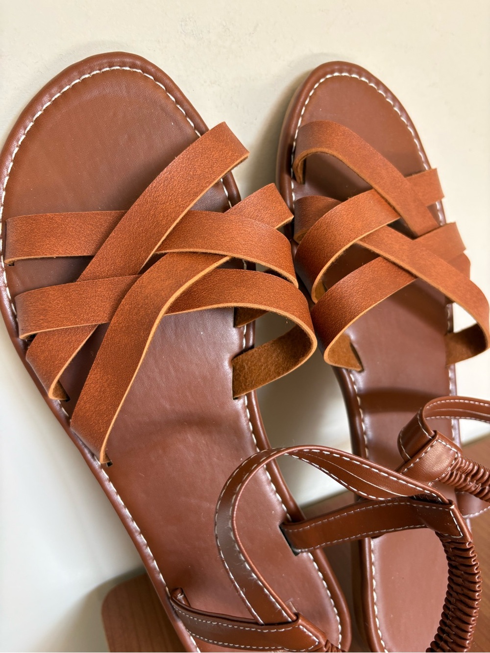 NWOB Tan Strappy Flat Sandals Elastic Ankle Strap Coastal Neutral Boho Size 10.5 - Picture 3 of 7